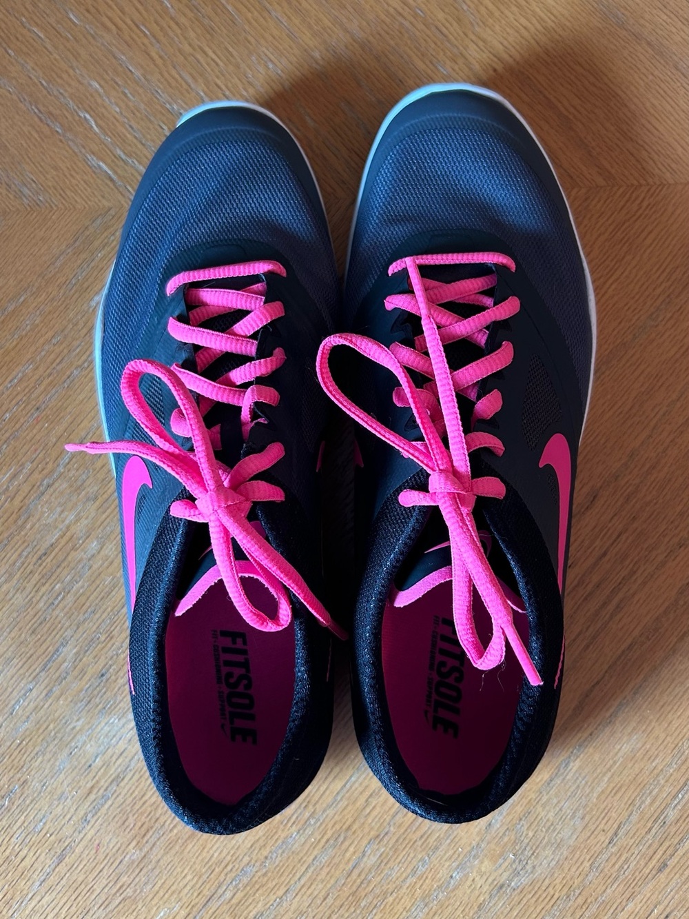 Nike Women's Air Relentless 4 Sneakers Sz 9 Black & Hot Pink Activewear